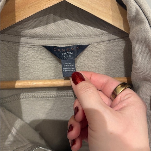 Danskin | Quarter Zip - Picture 4 of 6